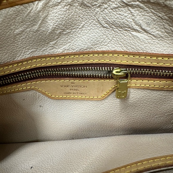 Louis Vuitton Pochette Bucket - Picture 4 of 12